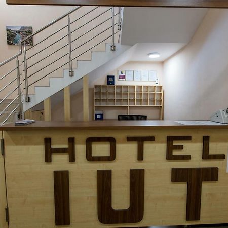 Hotel Iut 特拉夫尼克 外观 照片