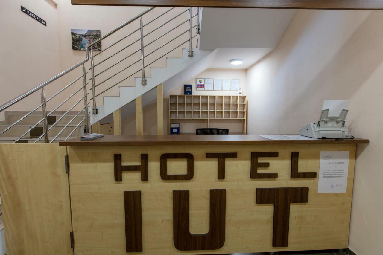 Hotel Iut 特拉夫尼克 外观 照片